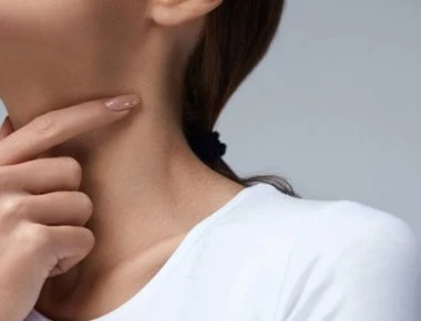 Πώς φεύγει ο πονόλαιμος: 10 μέθοδοι που εγκρίνουν οι γιατροί